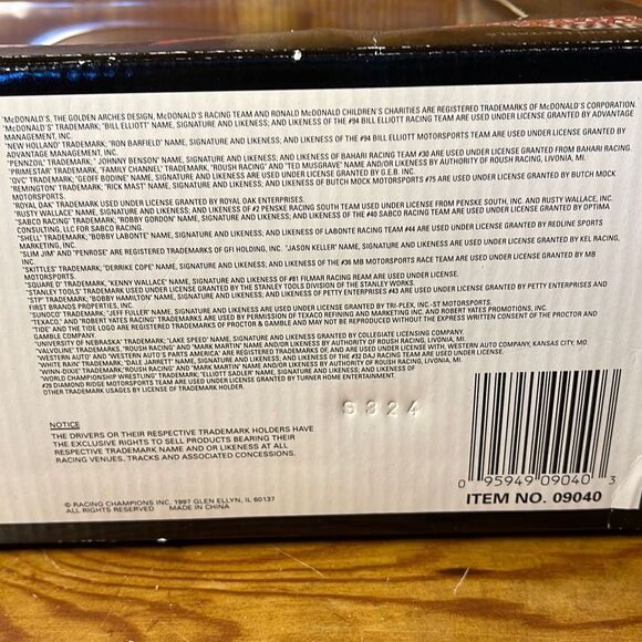 Racing Champions Rick Mast 75 Remington 1997 Thunderbird 1:24 Scale - Picture 4 of 6